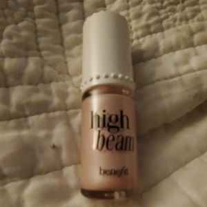 ❌❌❌NWOT Benefits high beam highlighter